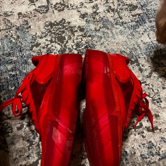 Red Cardi B Club C Reeboks size 7 - Picture 3 of 4